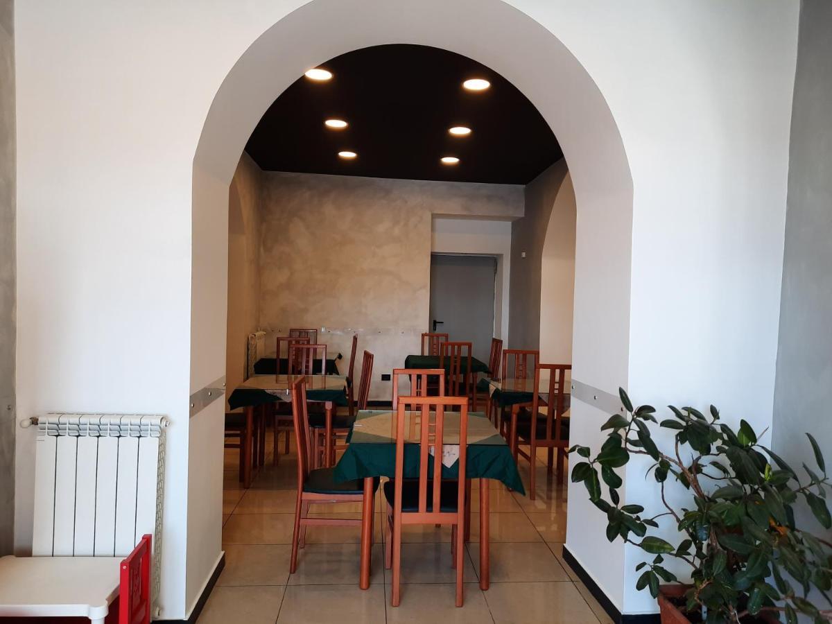Le Tre Stazioni 2* Genua